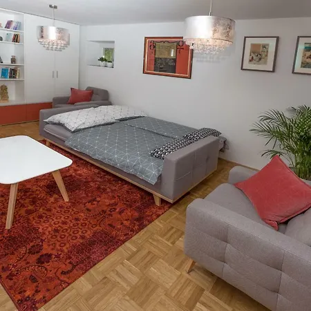 Evelina's Place דירה *